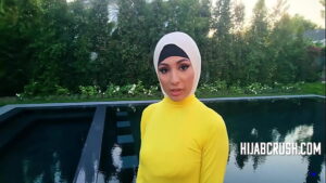 imagen Stepsis en hijab prueba la polla por primera vez